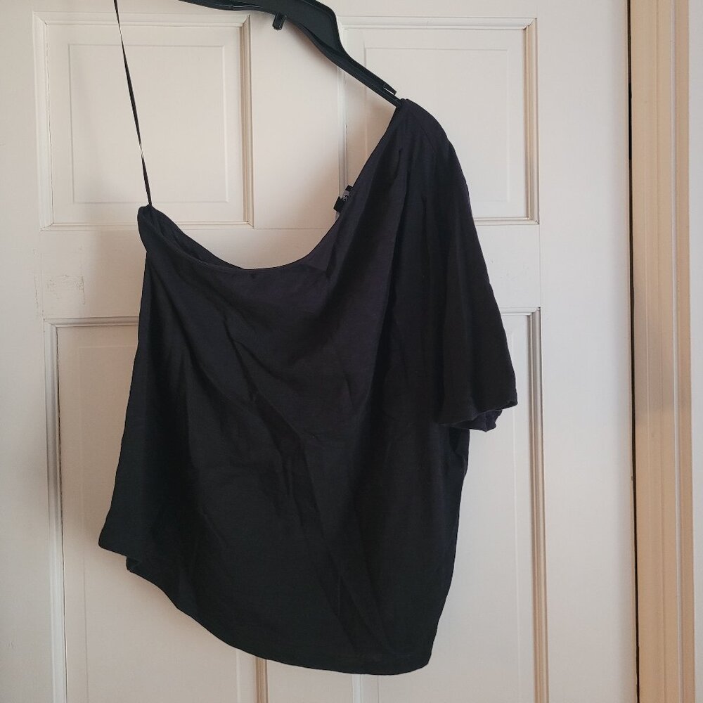 NWOT Express Black Skimming One Shoulder Top, size Large